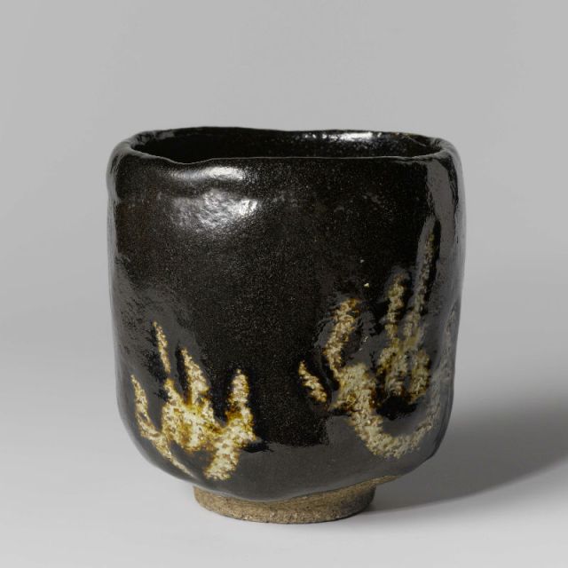 Raku teacup with flame decoration. Courtesy of the Rijksmuseum.