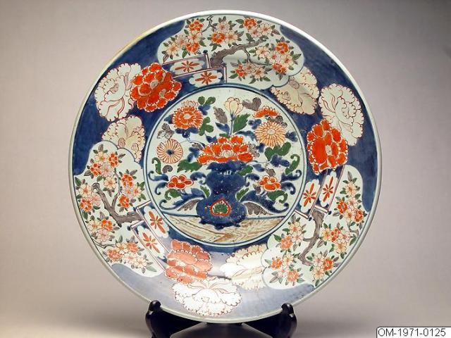 Imari plate, courtesy of the Swedish Museum of Far Eastern Antiquities.